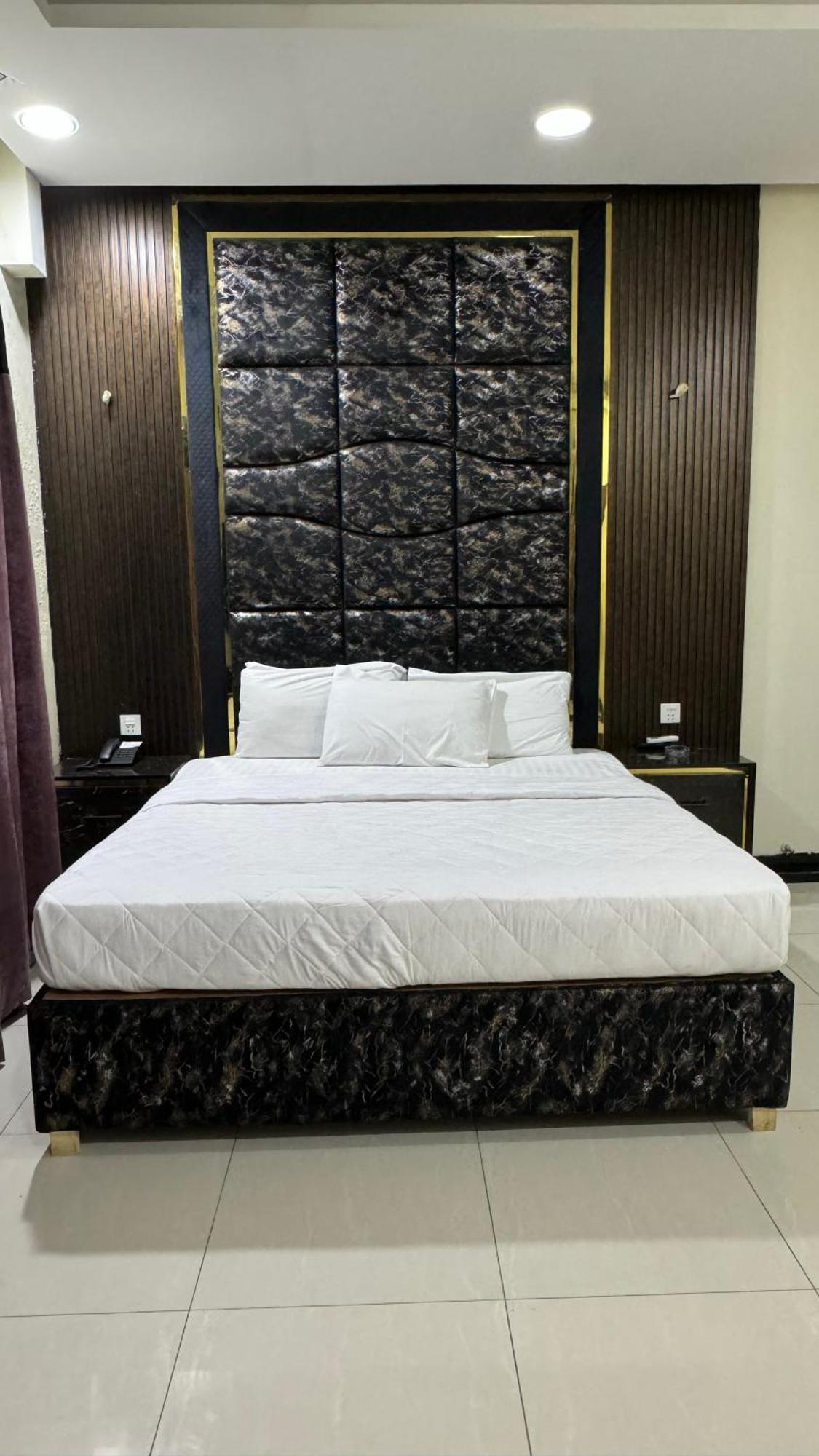 Rose Valet Guest House Islamabad Exteriör bild