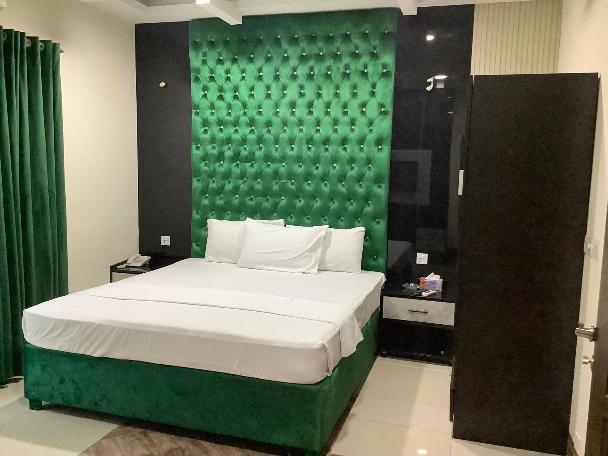 Rose Valet Guest House Islamabad Exteriör bild